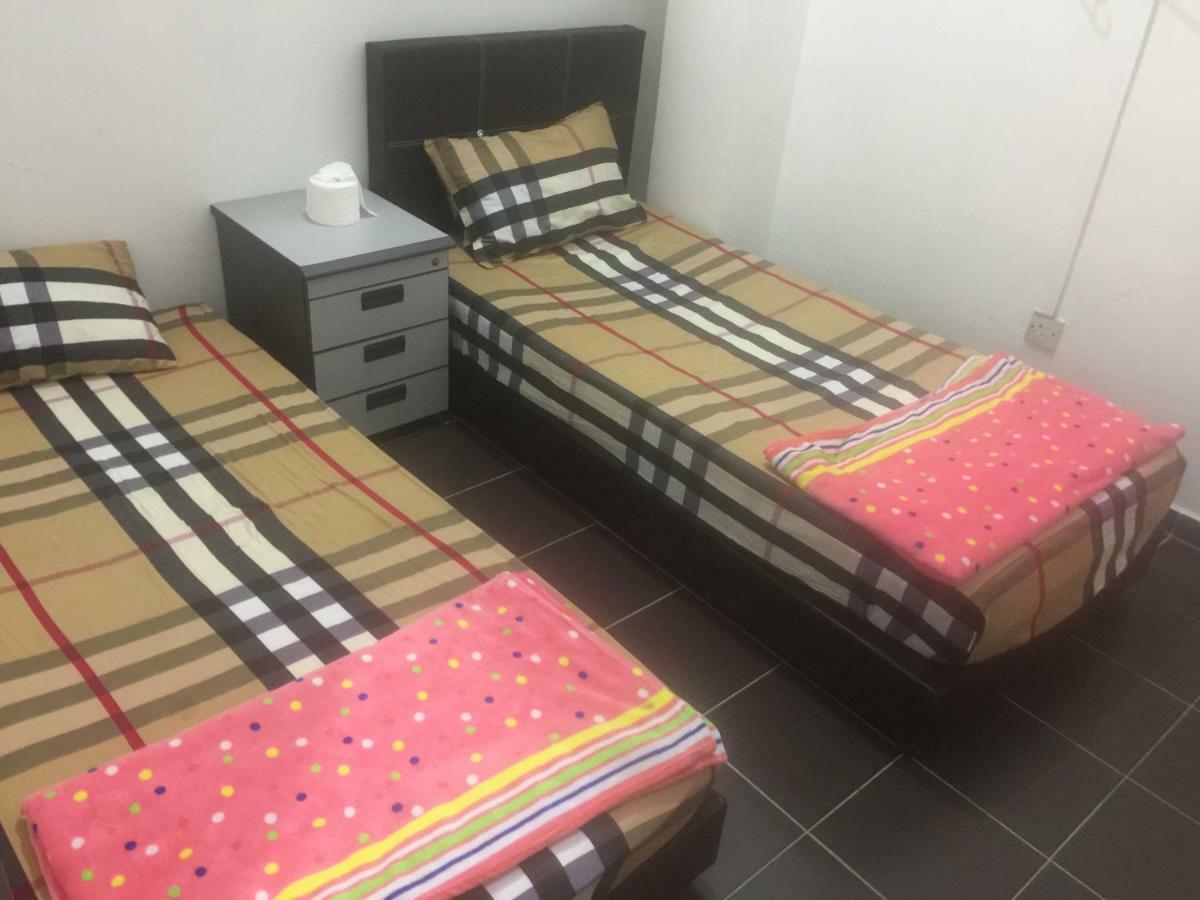 Jiaxin Hostel Ulu Tiram Dış mekan fotoğraf