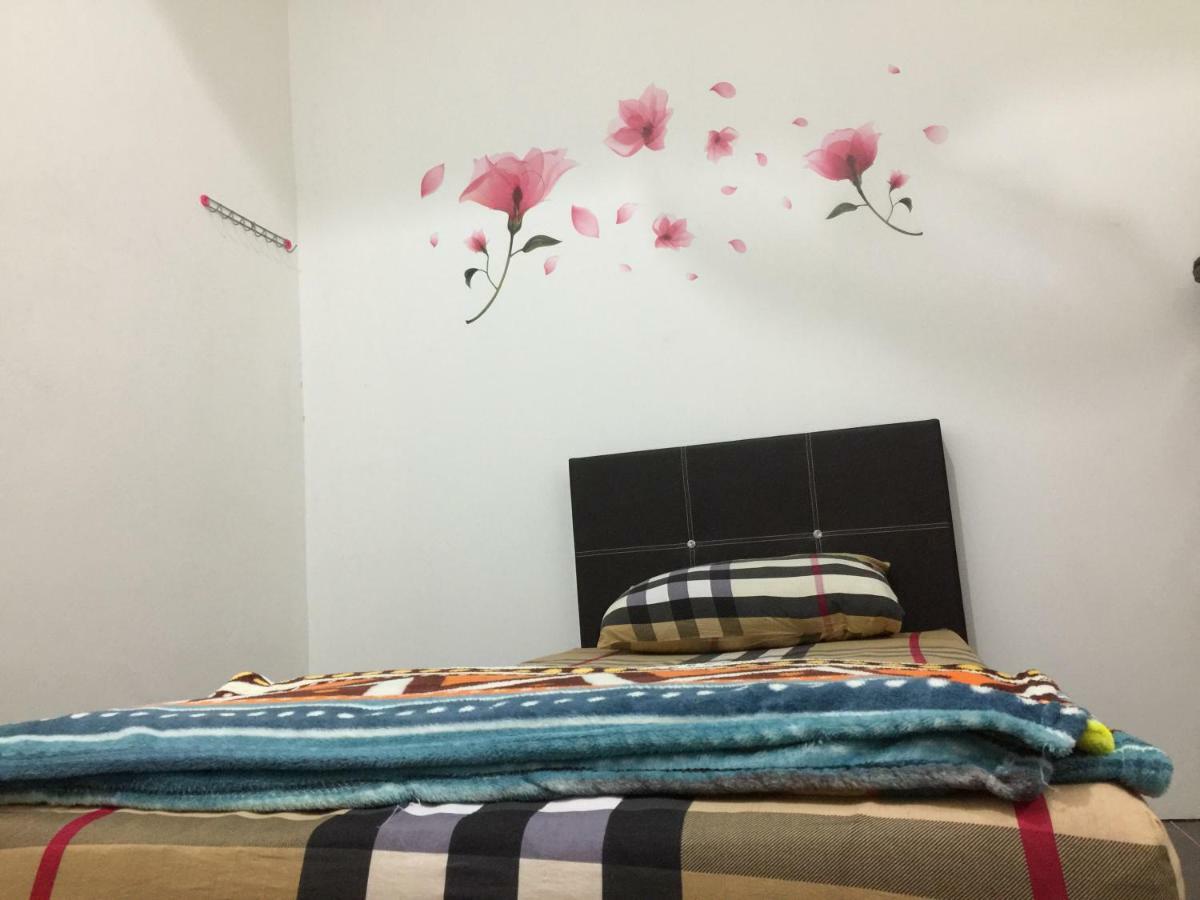 Jiaxin Hostel Ulu Tiram Dış mekan fotoğraf
