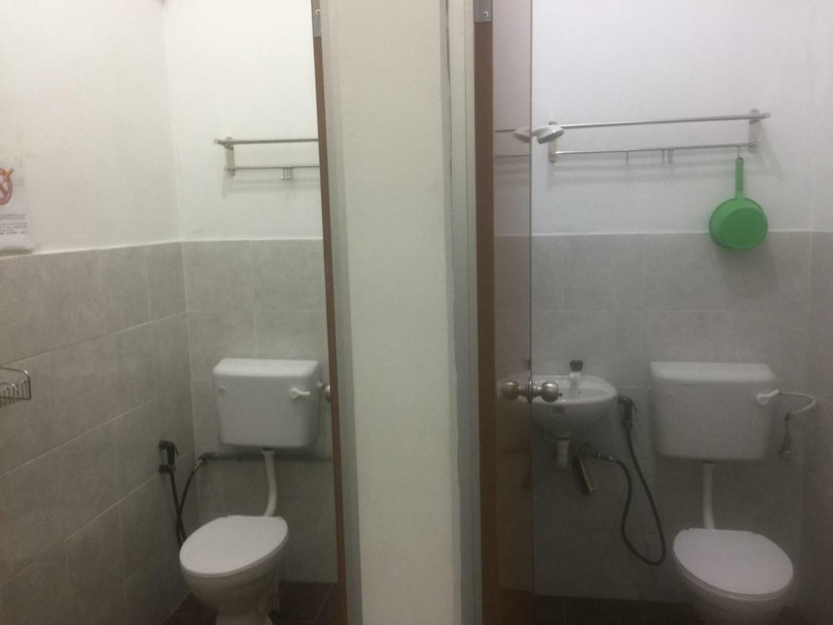 Jiaxin Hostel Ulu Tiram Dış mekan fotoğraf